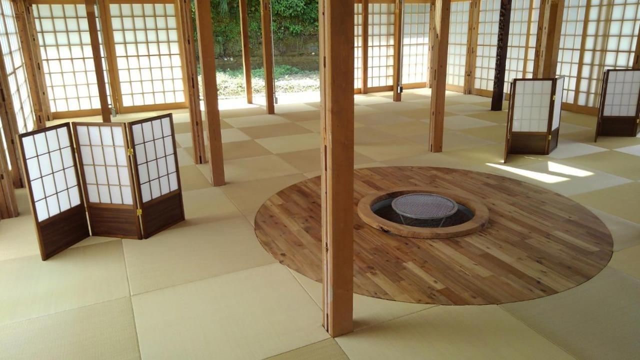 ホテル ささやかな宿・富津 でっかく仲間と58畳の大広間に泊まる エクステリア 写真